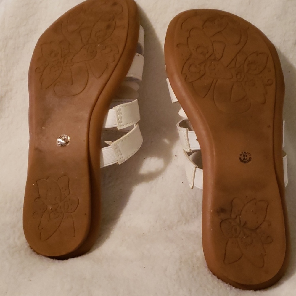 Shoes - Picture 2 of 6